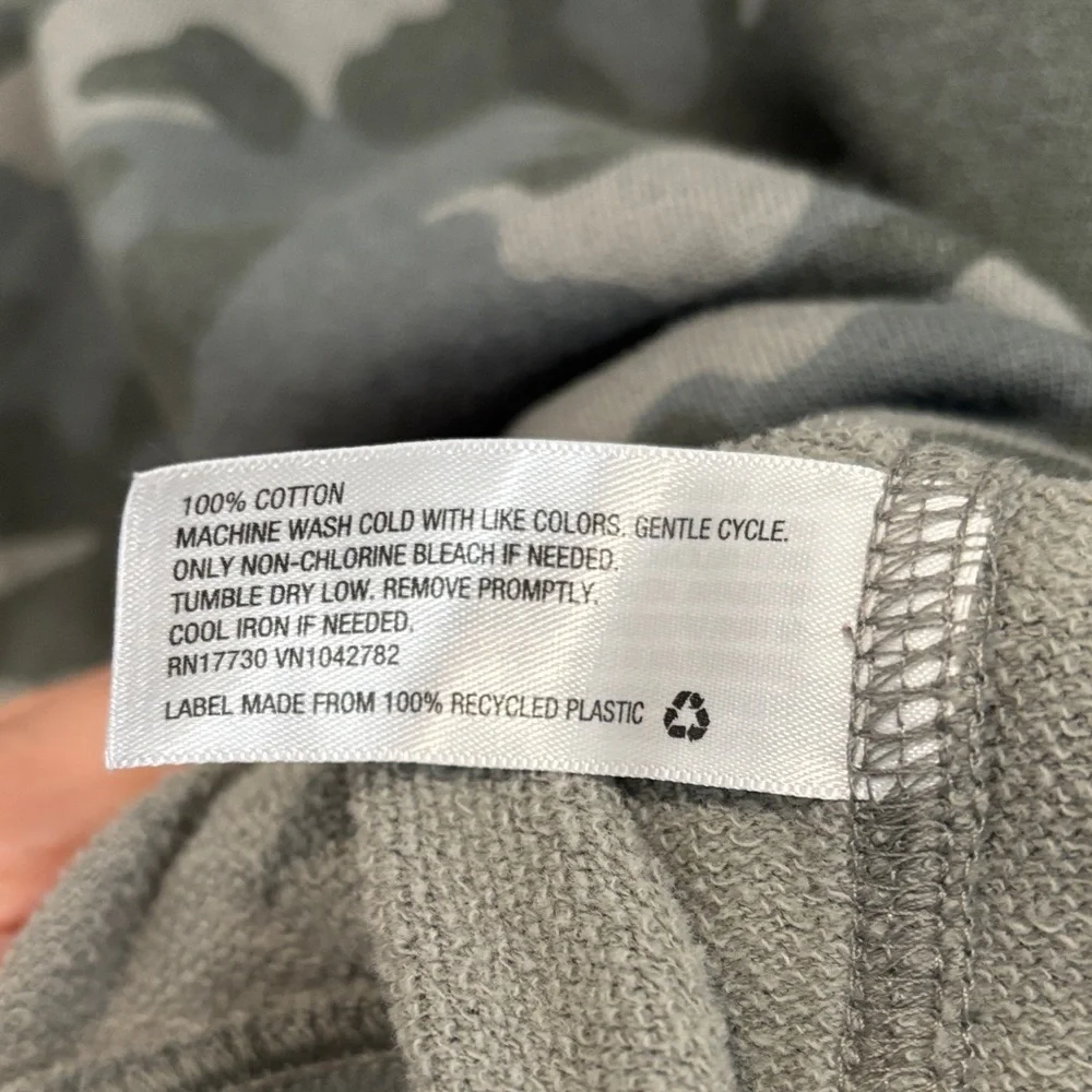 Universal Thread Camo Gray/Green Crewneck Sweatshirt - Picture 3 of 4